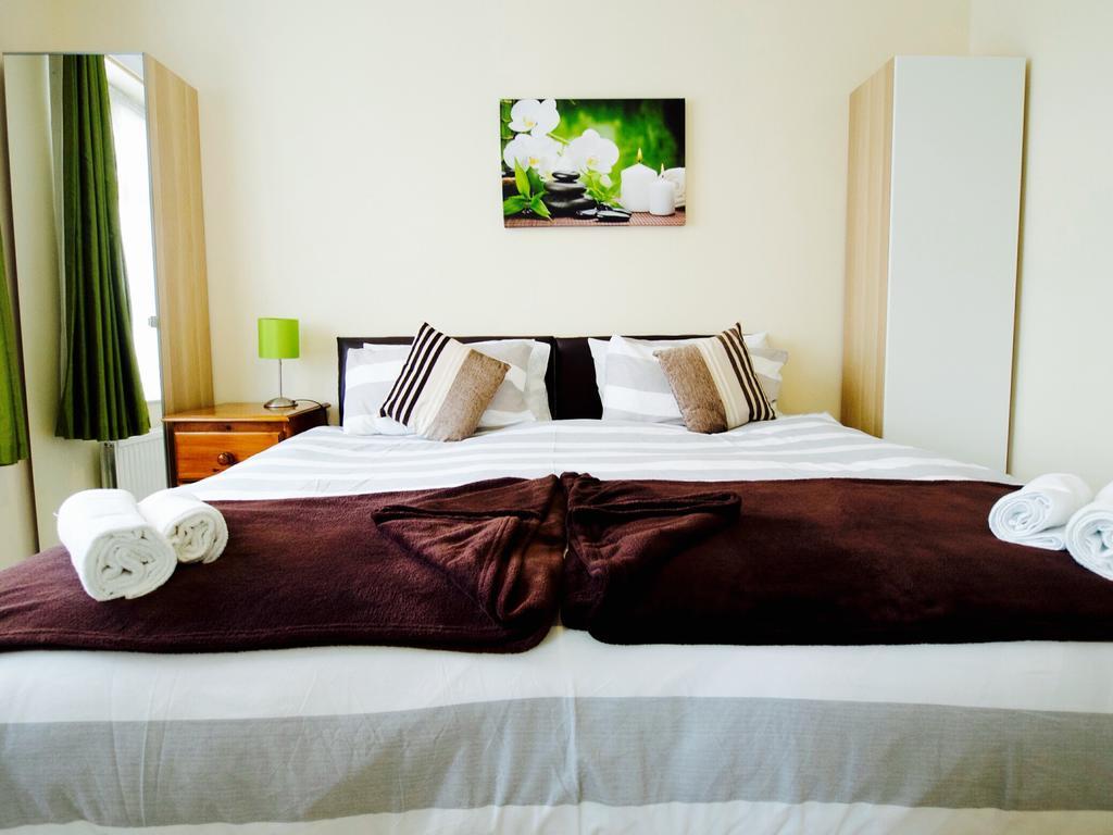 Gable Lodge London B&B Enfield Exterior photo